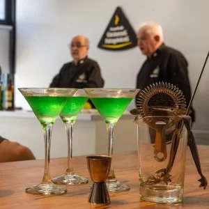 BARTENDER PROFESIONAL